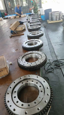 - Swing Bearing for Komatsu Pc200-6 Pc210-6 Pc220-6 Excavator Parts Slewing Bearing 100% -