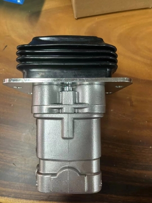 Professional Excavator Hydraulic Foot Pedal Valve for Kato Kawasaki Kobelco Excavator Spare Parts at Manufacturing Plant